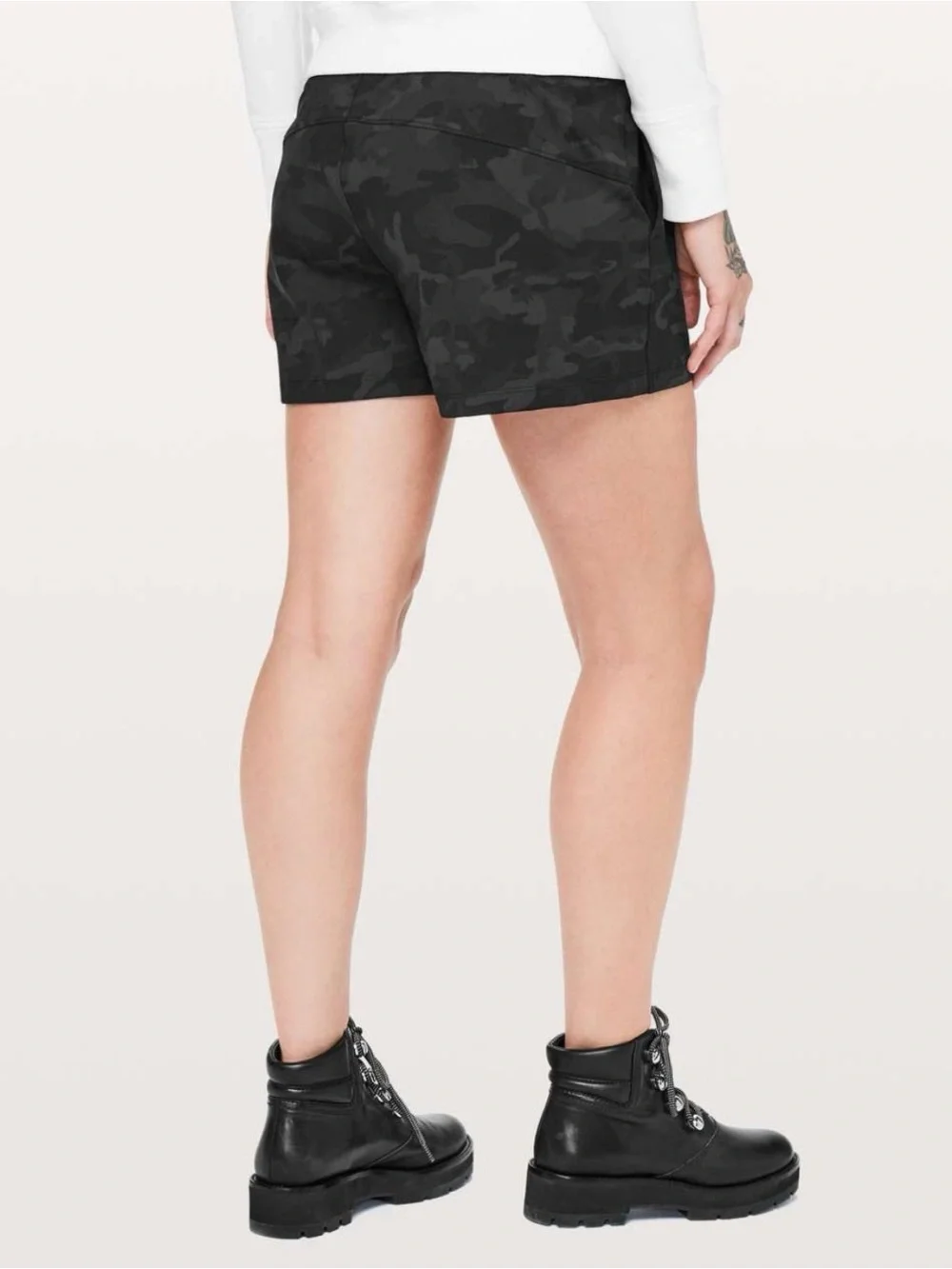 Lululemon On The Fly Short *2.5”